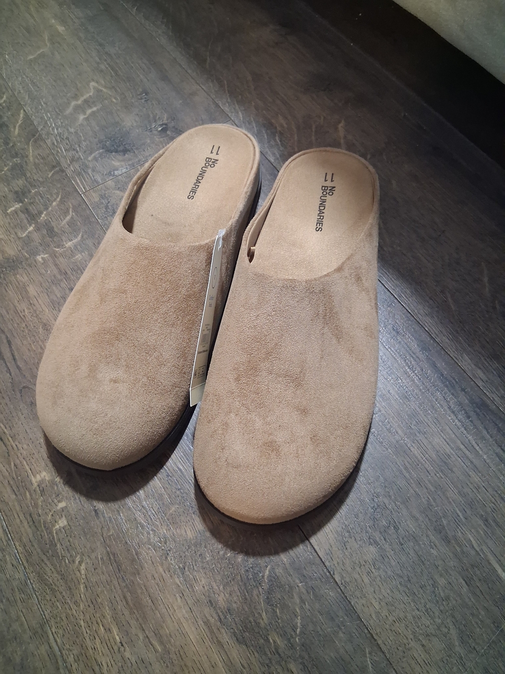 No Boundaries Tan Suede Slip-On Clogs Slippers Comfy Shoes Size 11
